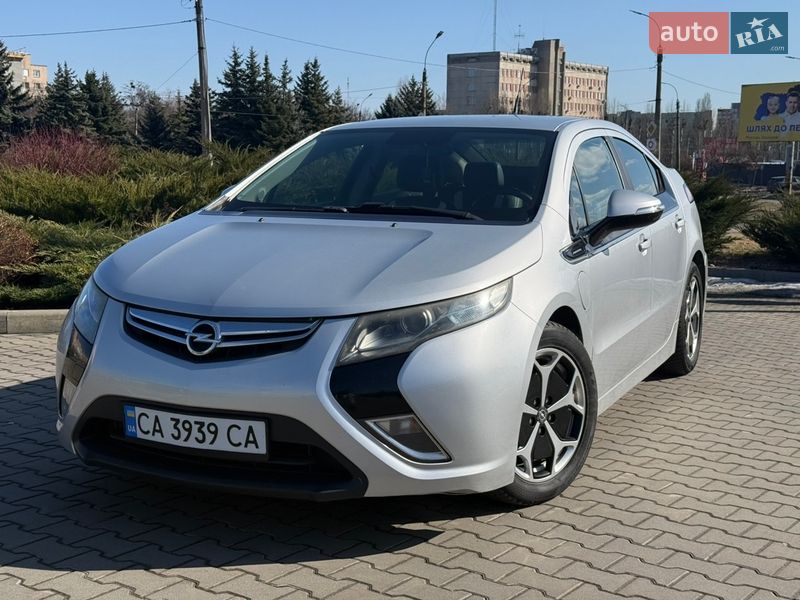 Opel Ampera 2011