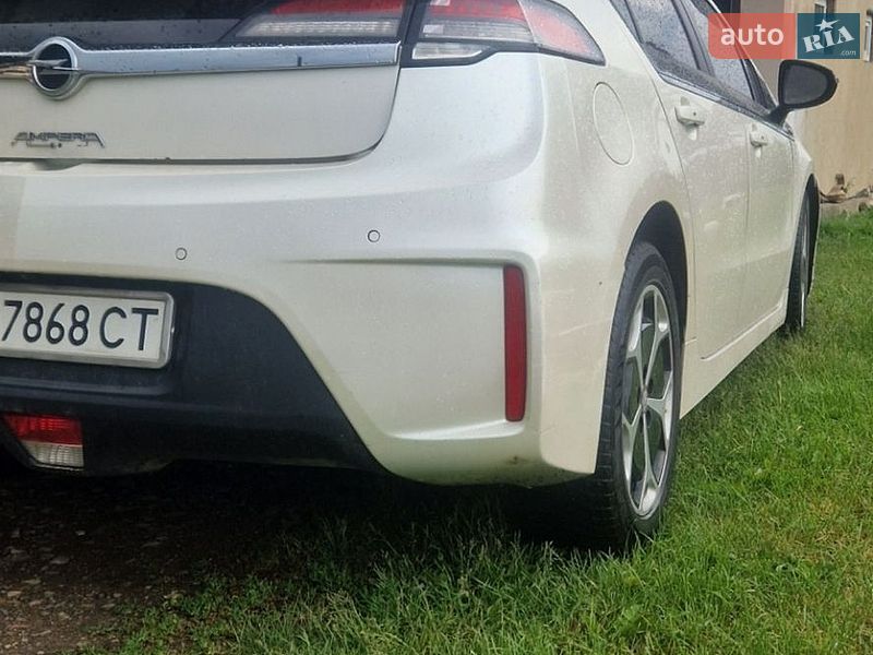 Хэтчбек Opel Ampera 2012 в Ивано-Франковске