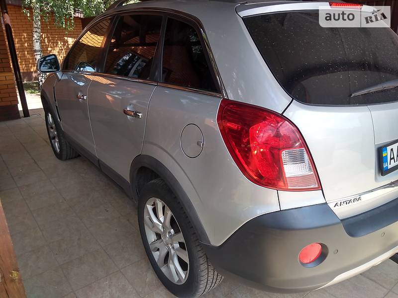 Позашляховик / Кросовер Opel Antara 2011 в Києві