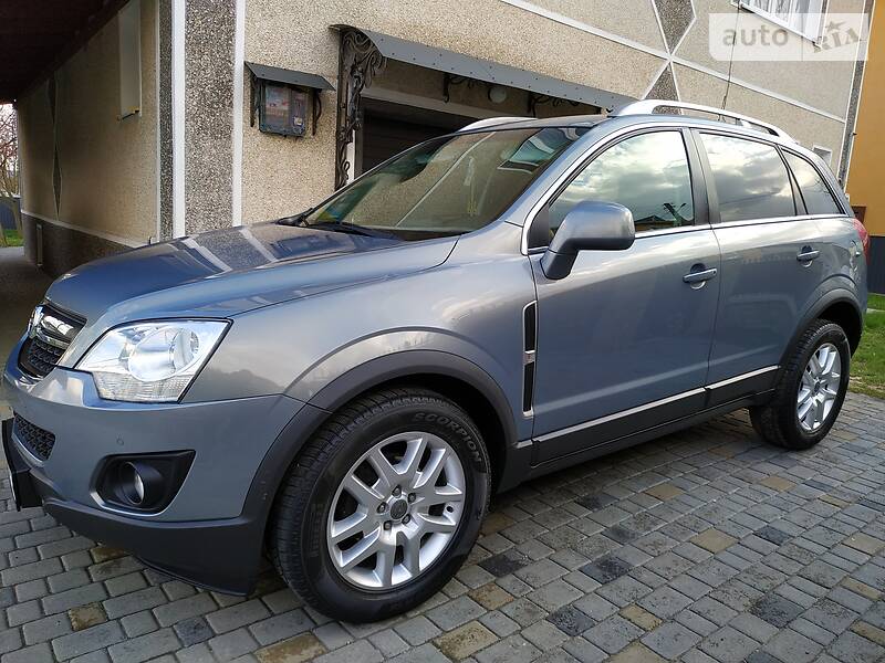 Позашляховик / Кросовер Opel Antara 2011 в 