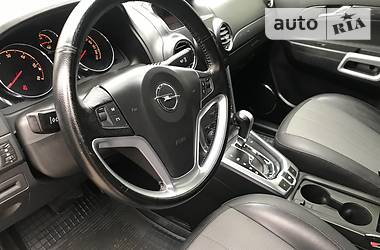 Позашляховик / Кросовер Opel Antara 2013 в 