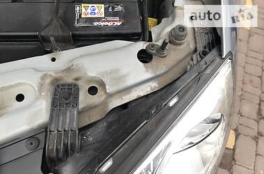 Позашляховик / Кросовер Opel Antara 2013 в 