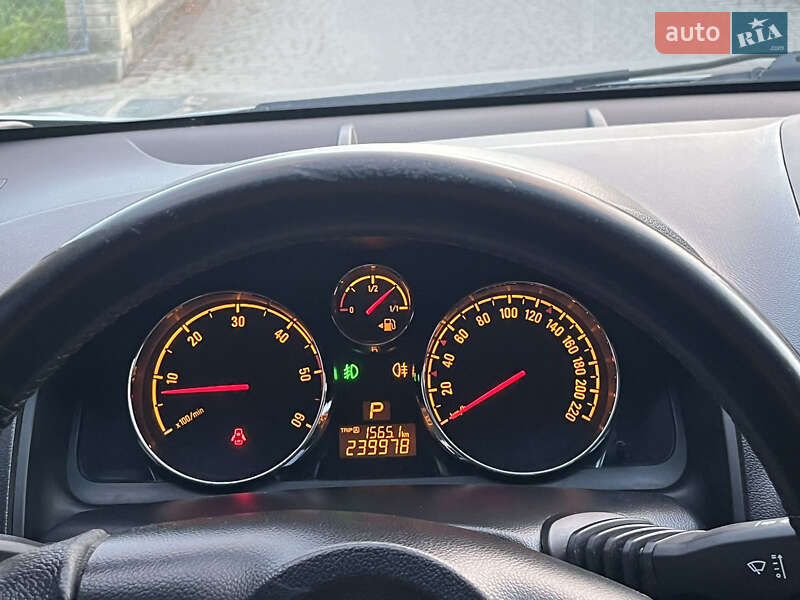 Позашляховик / Кросовер Opel Antara 2012 в Івано-Франківську