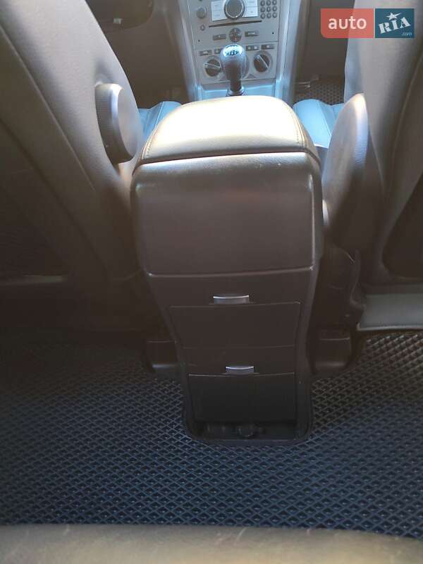 Внедорожник / Кроссовер Opel Antara 2006 в Новомосковске