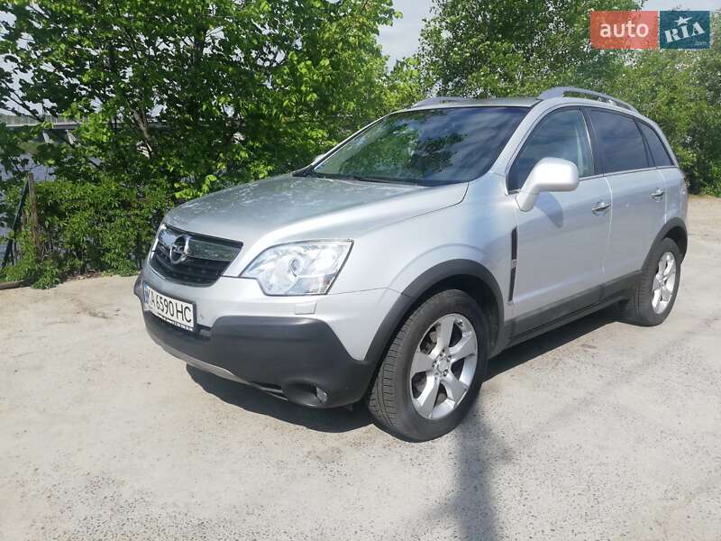 Внедорожник / Кроссовер Opel Antara 2010 в Киеве