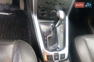 Внедорожник / Кроссовер Opel Antara 2011 в 