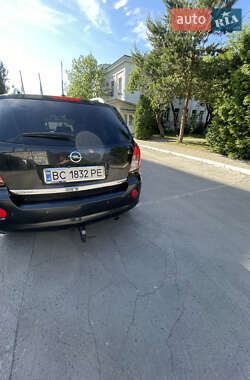 Позашляховик / Кросовер Opel Antara 2011 в 