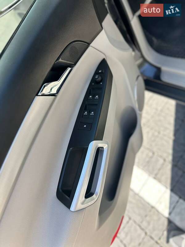Внедорожник / Кроссовер Opel Antara 2013 в Львове