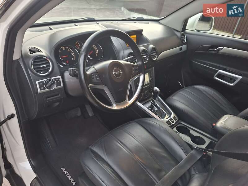 Позашляховик / Кросовер Opel Antara 2012 в Івано-Франківську