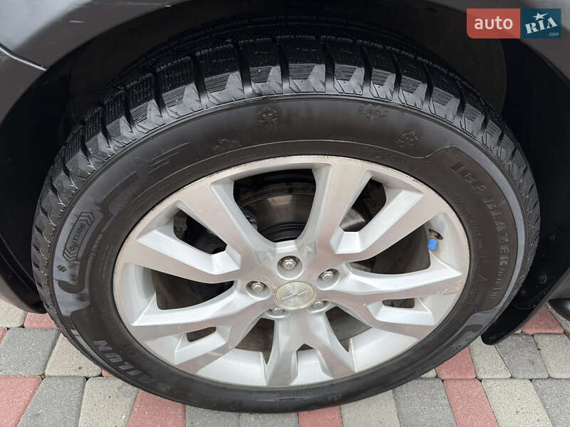 Позашляховик / Кросовер Opel Antara 2011 в Чернівцях