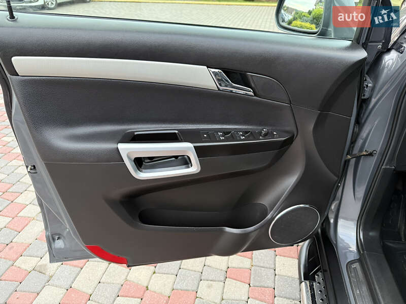 Позашляховик / Кросовер Opel Antara 2011 в Чернівцях