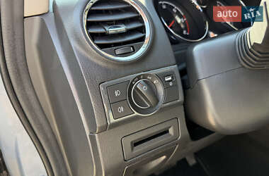 Внедорожник / Кроссовер Opel Antara 2013 в 