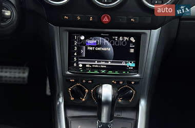 Позашляховик / Кросовер Opel Antara 2012 в 