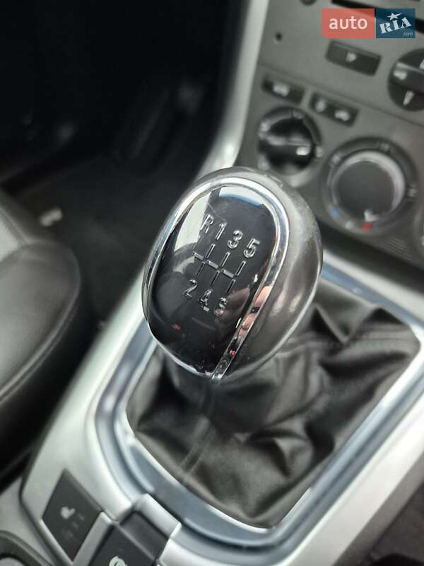 Внедорожник / Кроссовер Opel Antara 2011 в Харькове