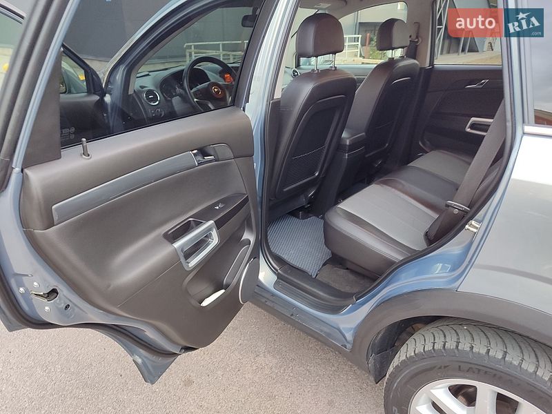 Внедорожник / Кроссовер Opel Antara 2011 в Новом Роздоле