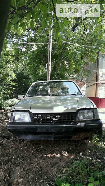 Opel Ascona 1989 року