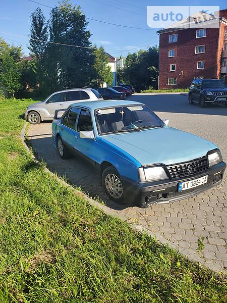 Седан Opel Ascona 1985 в Долині