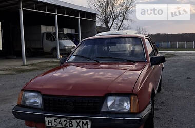 Купе Opel Ascona 1982 в Кам'янець-Подільському