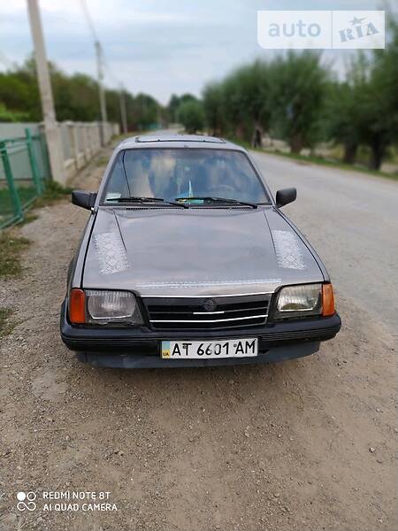 Opel Ascona 1