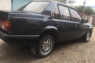 Седан Opel Ascona 1986 в Красилове