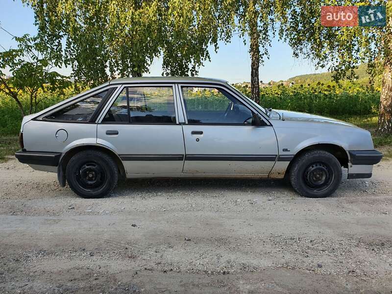 Хэтчбек Opel Ascona 1987 в Кременце