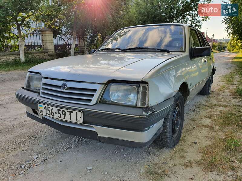 Хэтчбек Opel Ascona 1987 в Кременце