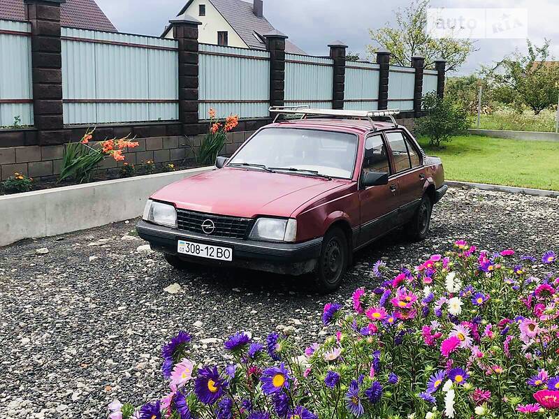 Седан Opel Ascona 1987 в Луцке