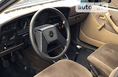 Седан Opel Ascona 1986 в 