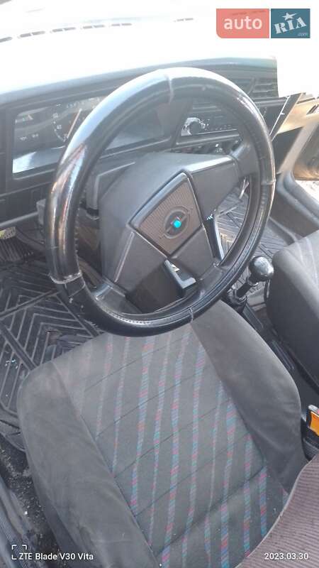 Седан Opel Ascona 1988 в Калиновке