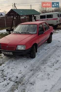 Седан Opel Ascona 1986 в Шацке