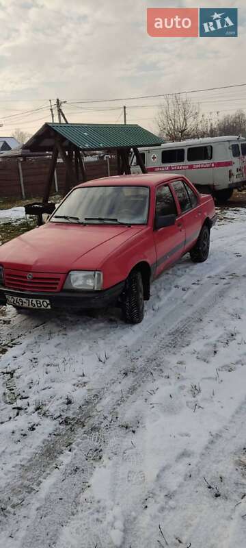 Седан Opel Ascona 1986 в Шацке