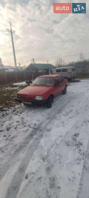 Седан Opel Ascona 1986 в Шацке