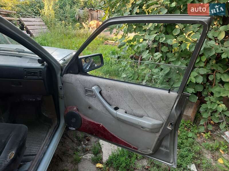 Седан Opel Ascona 1988 в Полтаві