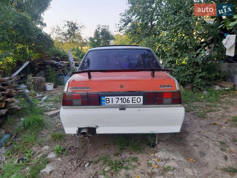 Седан Opel Ascona 1988 в Полтаве