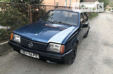 Седан Opel Ascona 1986 в Виноградові