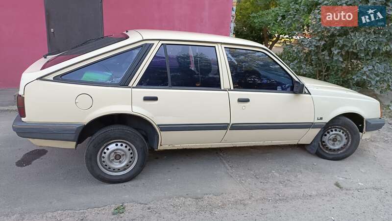 Хэтчбек Opel Ascona 1988 в Запорожье