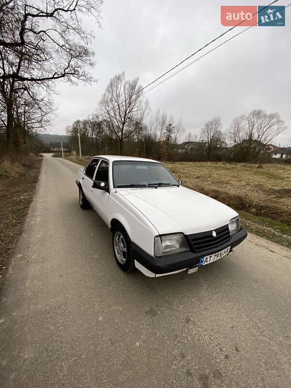 Седан Opel Ascona 1988 в Ивано-Франковске