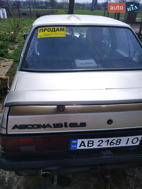 Седан Opel Ascona 1988 в Томашполе