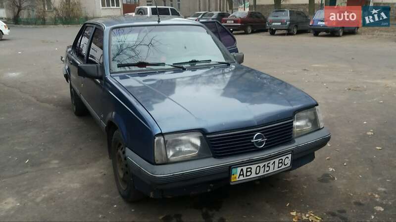 Седан Opel Ascona 1988 в Виннице