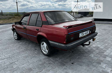 Седан Opel Ascona 1988 в Томашполе