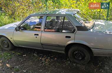 Седан Opel Ascona 1985 в Коростені