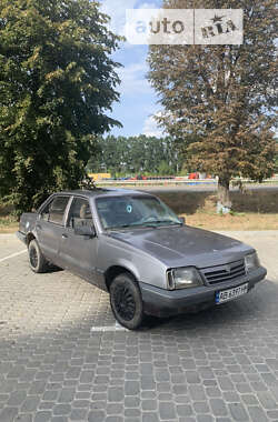 Седан Opel Ascona 1988 в Виннице