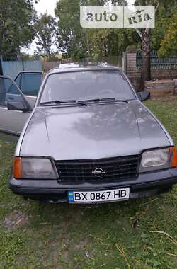 Хэтчбек Opel Ascona 1988 в Шепетовке