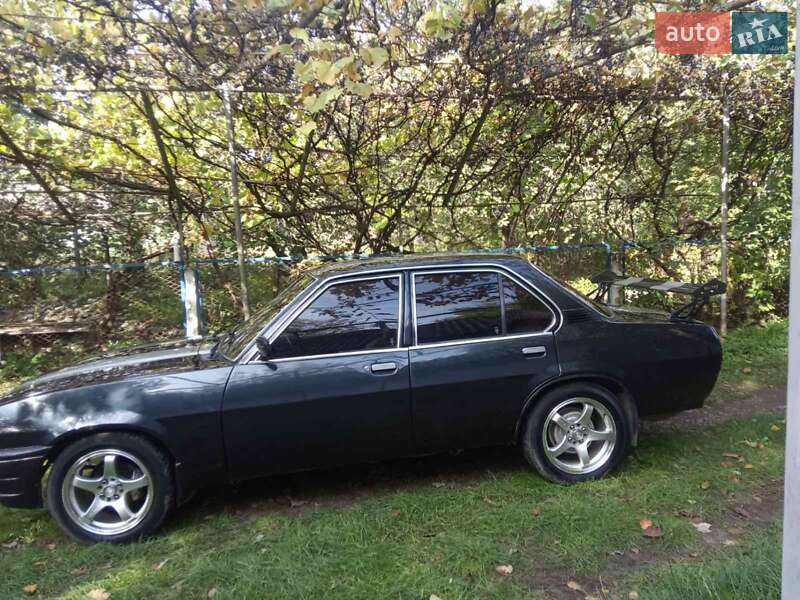 Седан Opel Ascona 1976 в 