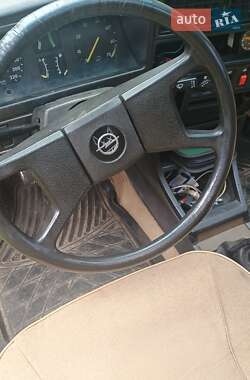 Купе Opel Ascona 1982 в Оброшине