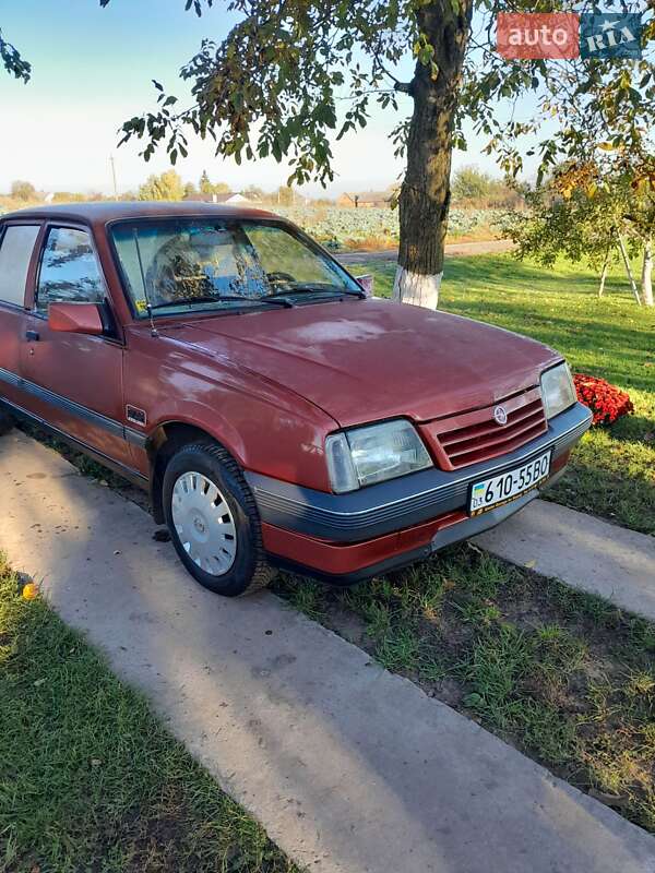 Седан Opel Ascona 1987 в Владимире