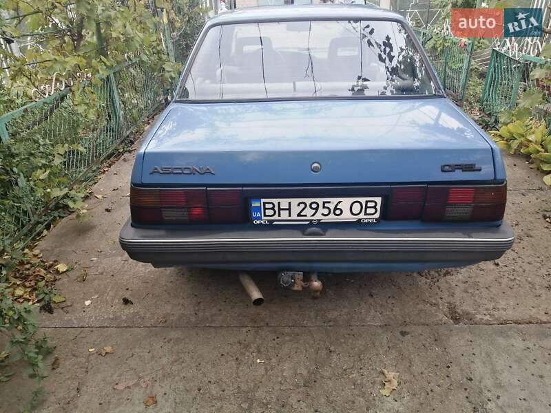 Седан Opel Ascona 1988 в Одессе