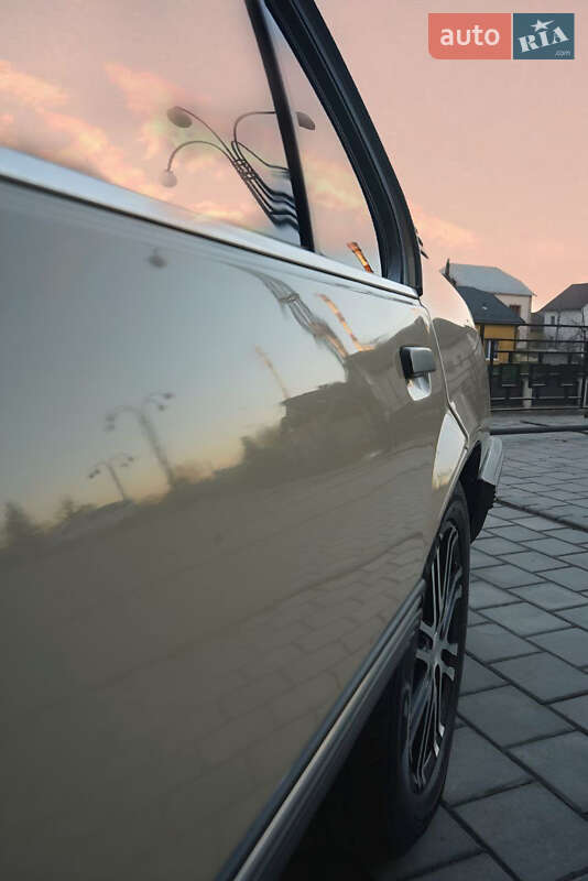 Седан Opel Ascona 1983 в Ивано-Франковске