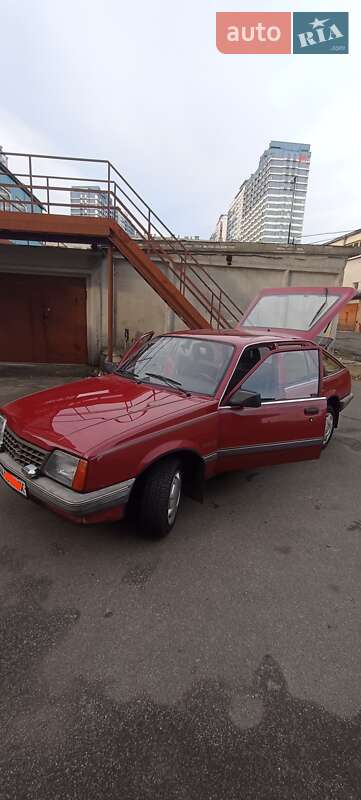 Хетчбек Opel Ascona 1986 в Києві