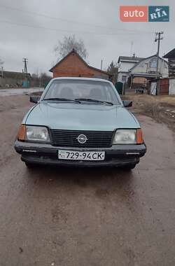 Седан Opel Ascona 1985 в Лубнах